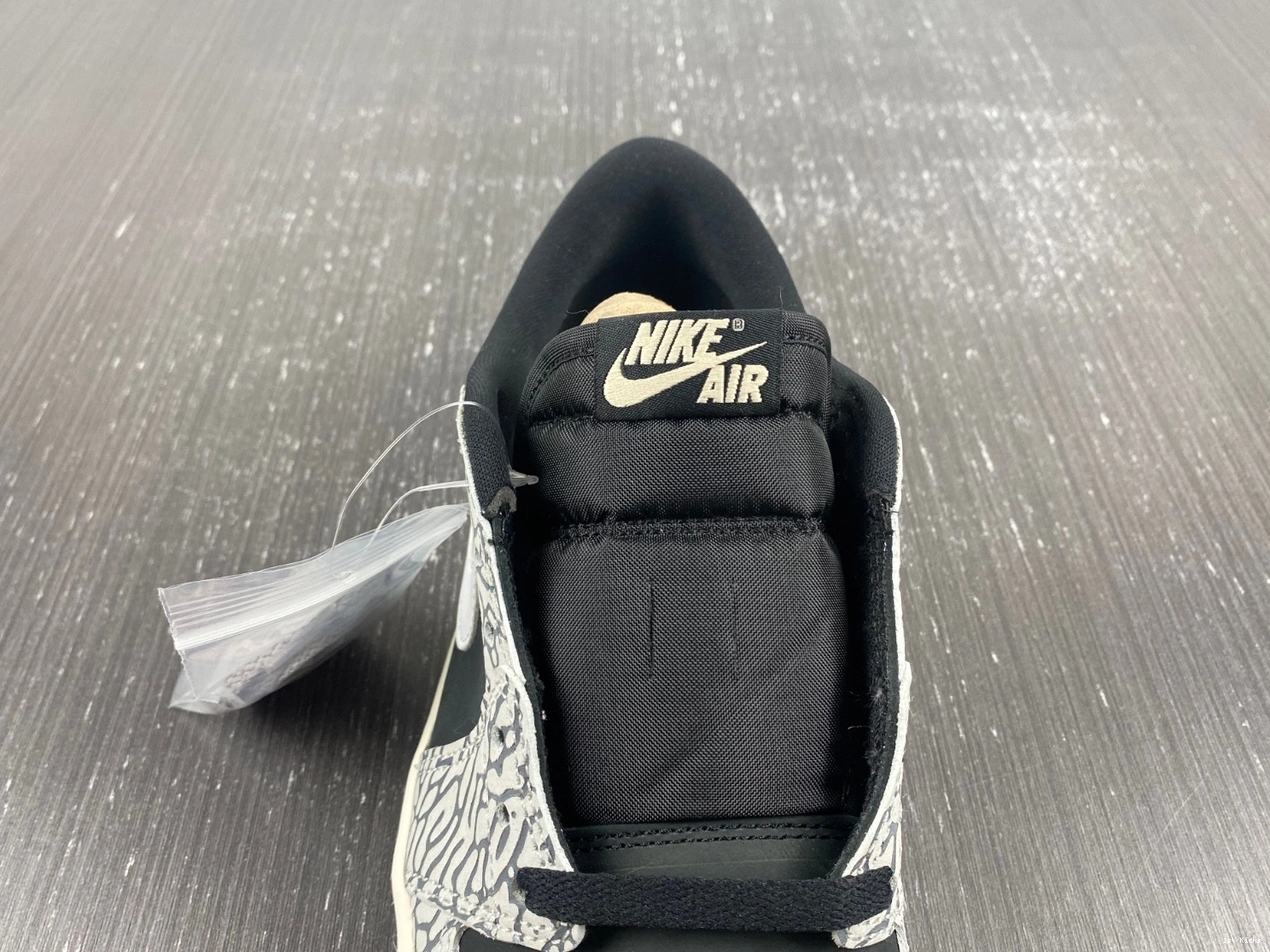 Cement Black - Jordan Low Retro CZ0790-001 1 OG 1031